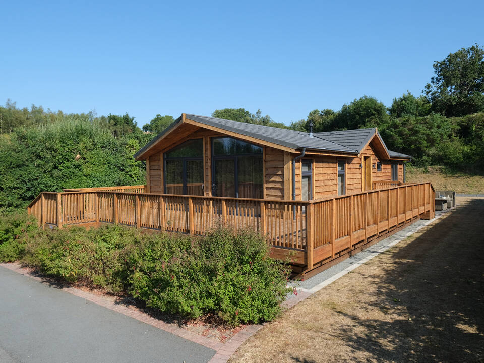 Lookout 4 Exterior