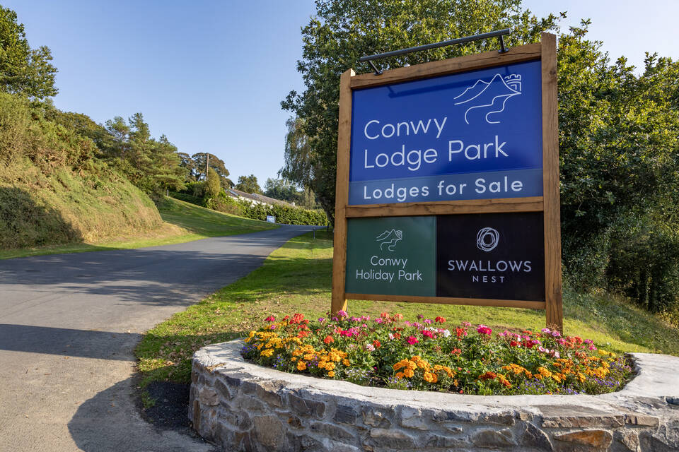 Conwy Lodge Park Entrance