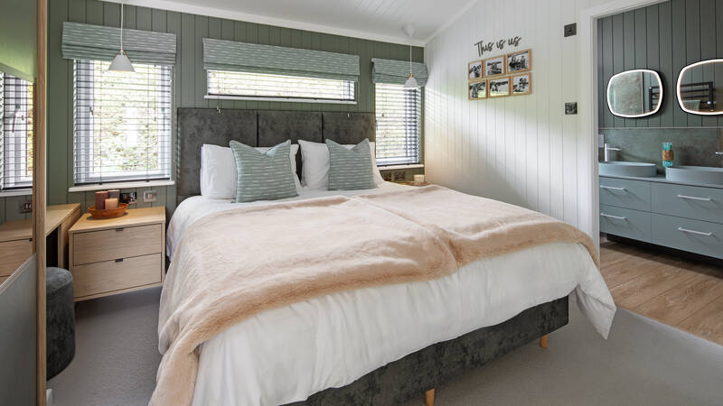 Lissett Homes Mjøsa Rooms Luxury Holiday Lodge Luxury Park Home Bedroom 01 01