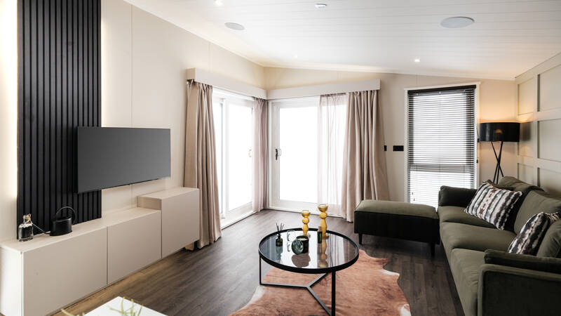 Kahlo lounge windows