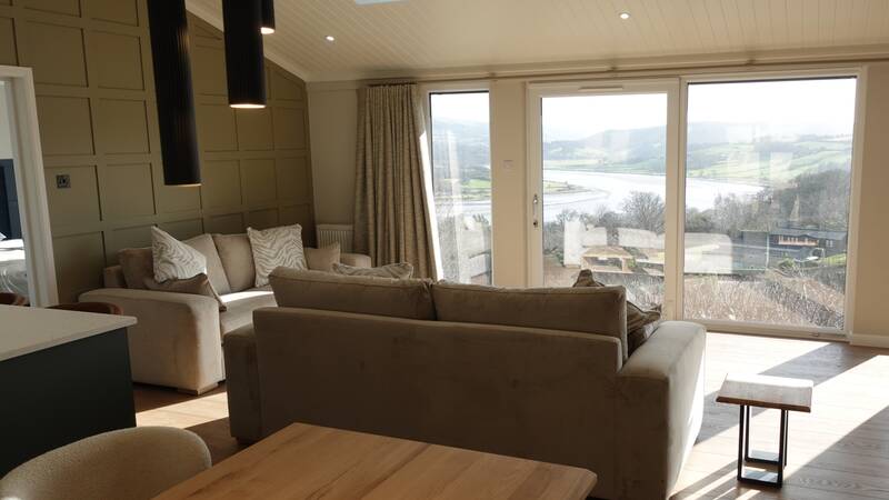 Estuary View 21 Dining