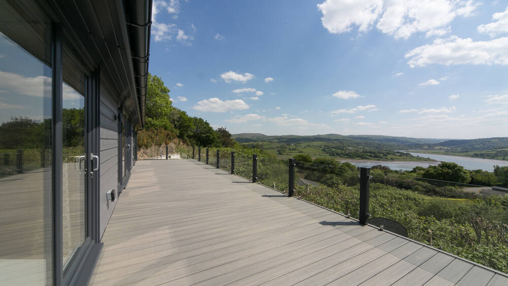 2025 Estuary View 21 Decking